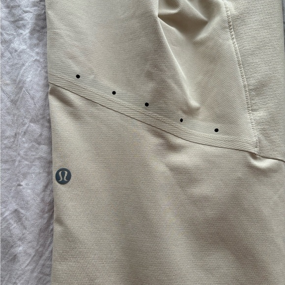 Like new! Men’s lululemon jogger size L - Picture 2 of 6